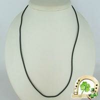 Каучуковый шнурок с серебряным замком Мак 09О019552